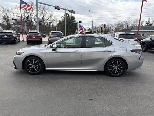 2024 Toyota Camry SE