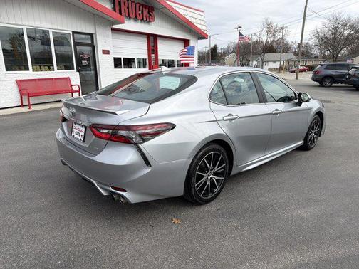 2024 Toyota Camry SE
