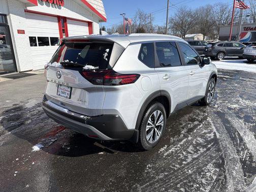 2022 Nissan Rogue SV