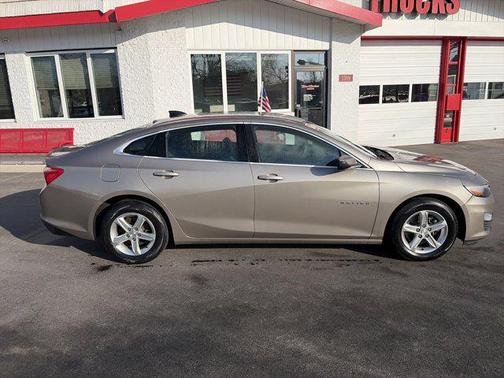 2022 Chevrolet Malibu 1LS