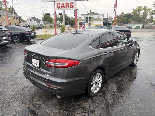 2020 Ford Fusion SE