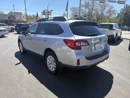 Ice Silver Metallic 2017 Subaru Outback 2.5i Premium