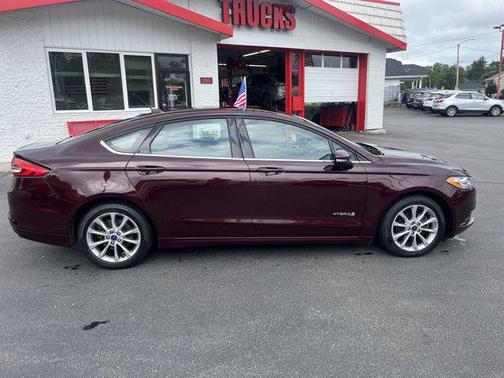 2017 Ford Fusion Hybrid SE