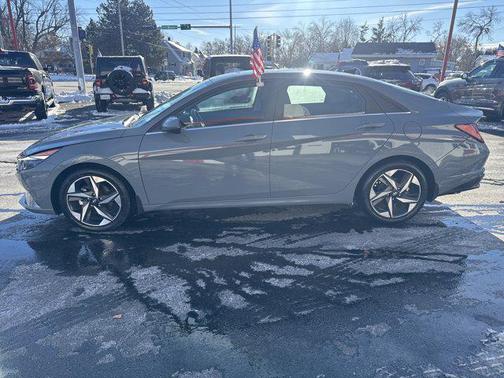 2023 Hyundai ELANTRA Limited