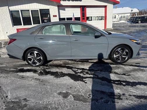 2023 Hyundai ELANTRA Limited