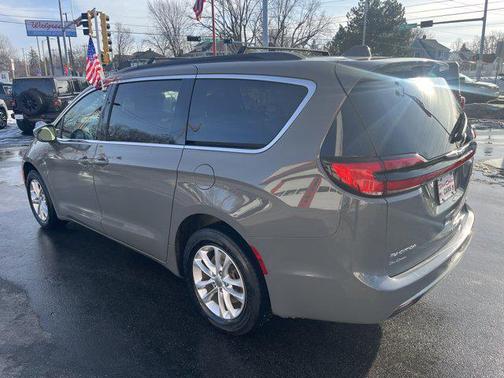 2022 Chrysler Pacifica Touring AWD