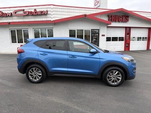 Caribbean Blue 2017 Hyundai TUCSON SE
