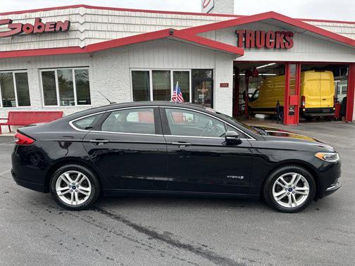 2018 Ford Fusion Hybrid SE