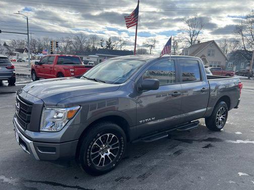 2022 Nissan Titan SV