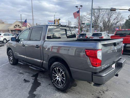 2022 Nissan Titan SV