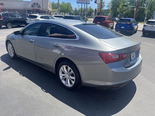 Sterling Gray Metallic 2023 Chevrolet Malibu FWD 1LT