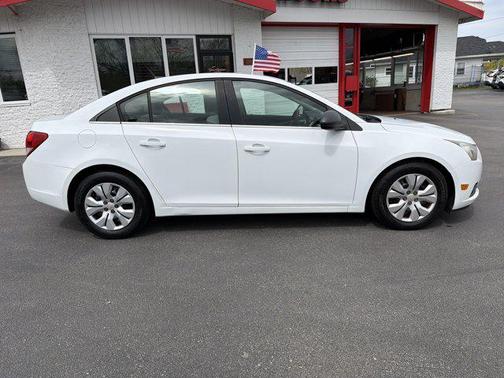 Summit White 2012 Chevrolet Cruze LS