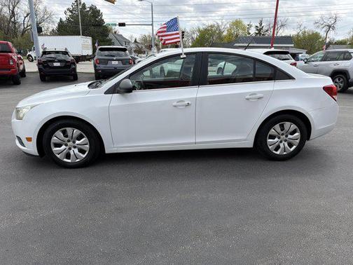 Summit White 2012 Chevrolet Cruze LS