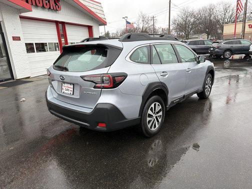 2023 Subaru Outback Base