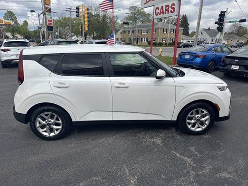 2022 Kia Soul LX