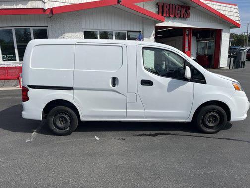 2020 Nissan NV200 SV