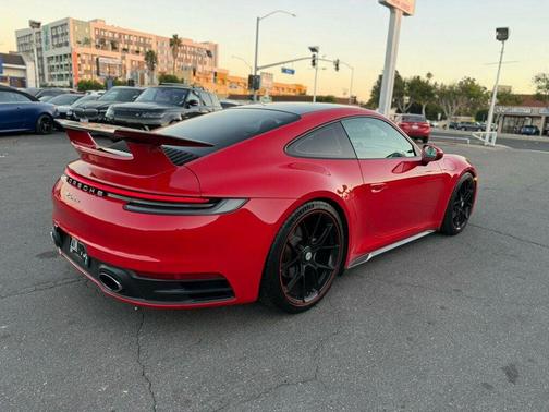 2020 Porsche 911 Carrera