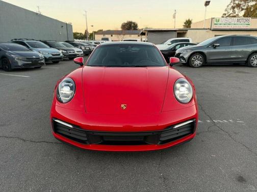 2020 Porsche 911 Carrera