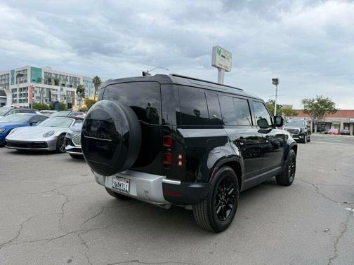 2024 Land Rover Defender 110 P300