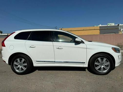 2016 Volvo XC60 T6 Drive-E