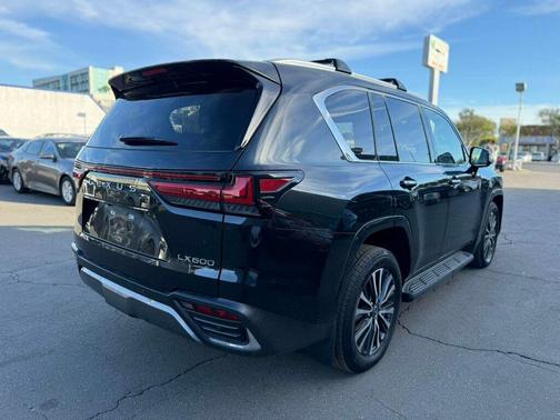 2024 Lexus LX 600 Premium