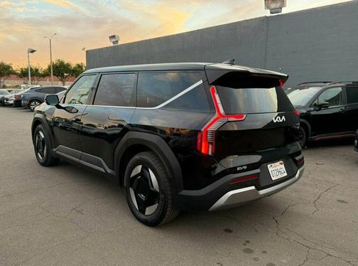 2024 Kia EV9 Light Short Range