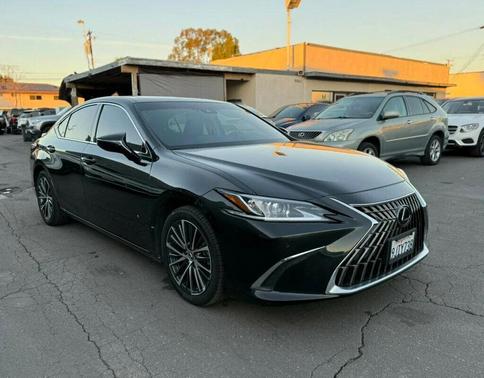 2024 Lexus ES 300h Base