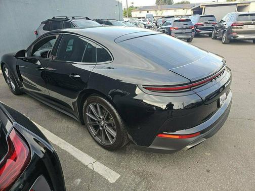2024 Porsche Panamera 