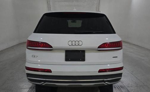 2022 Audi Q7 55 Premium Plus