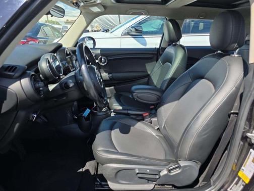 2017 MINI Hardtop Cooper