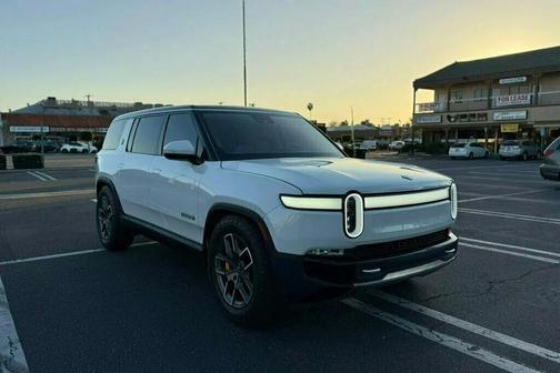 2023 Rivian R1S Adventure