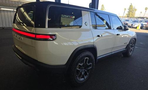 2023 Rivian R1S Adventure