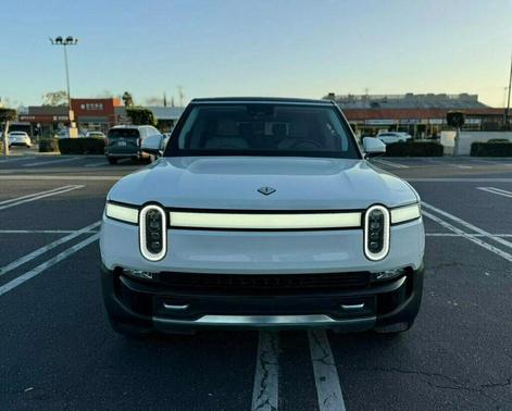 2023 Rivian R1S Adventure