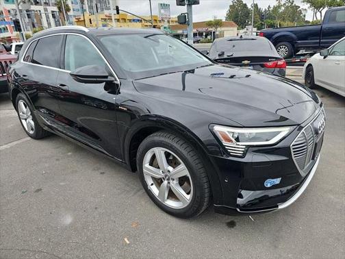 2019 Audi e-tron Premium Plus