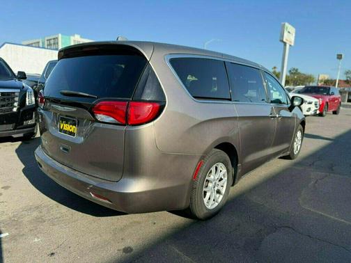 2017 Chrysler Pacifica LX