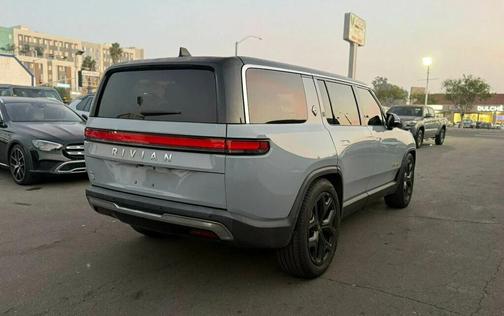 2022 Rivian R1S Launch Edition