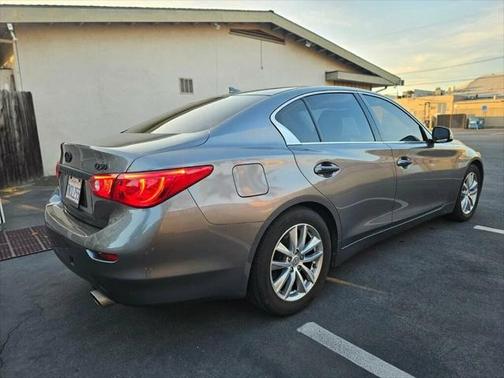2015 INFINITI Q50 Premium