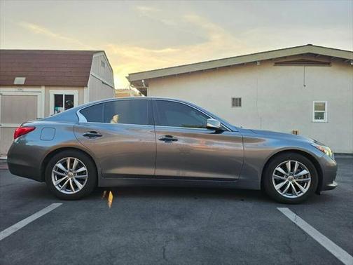 2015 INFINITI Q50 Premium