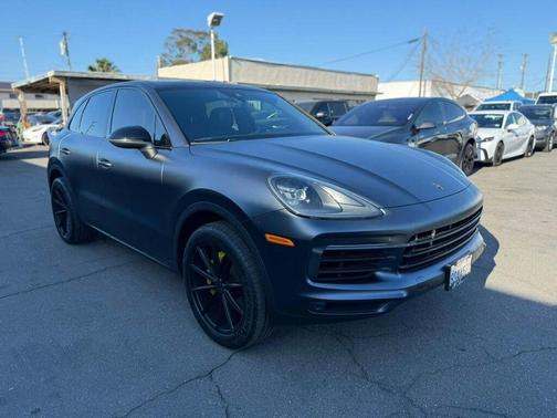 Quartzite Metallic 2019 Porsche Cayenne Cayenne