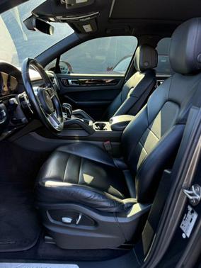 Quartzite Metallic 2019 Porsche Cayenne Cayenne
