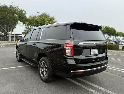2022 Chevrolet Suburban LT