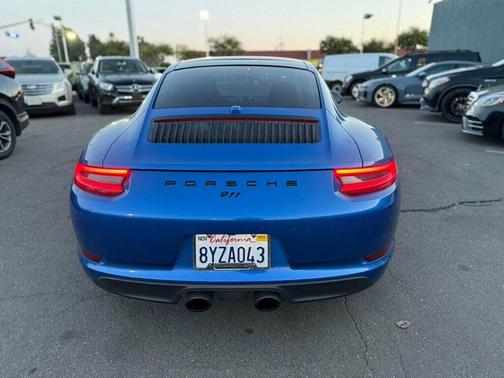 2017 Porsche 911 Carrera