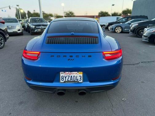2017 Porsche 911 Carrera