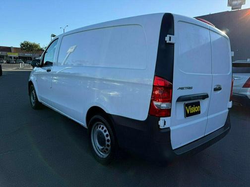 2017 Mercedes-Benz Metris Base