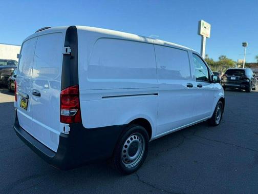 2017 Mercedes-Benz Metris Base