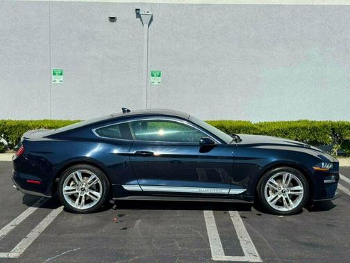 2021 Ford Mustang EcoBoost