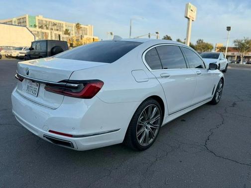 Alpine White 2020 BMW 740 740i