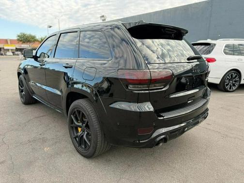 Diamond Black Crystal Pearlcoat 2019 Jeep Grand Cherokee SRT