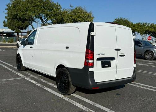 2018 Mercedes-Benz Metris Base