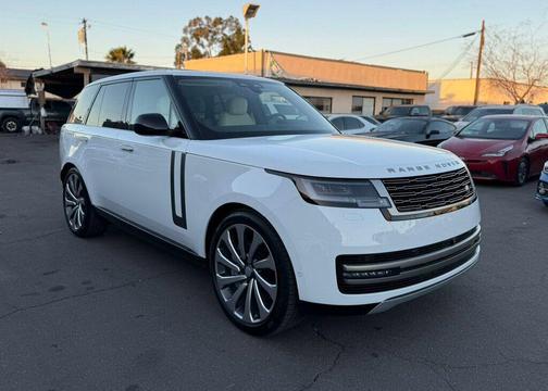 2025 Land Rover Range Rover P530 SE